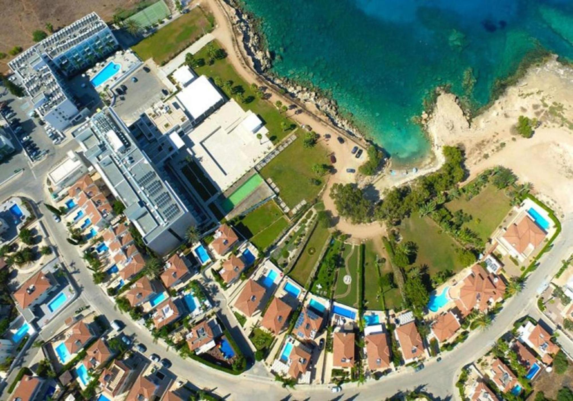 Amber - Coralli Beachfront Apartment Protaras Exterior photo