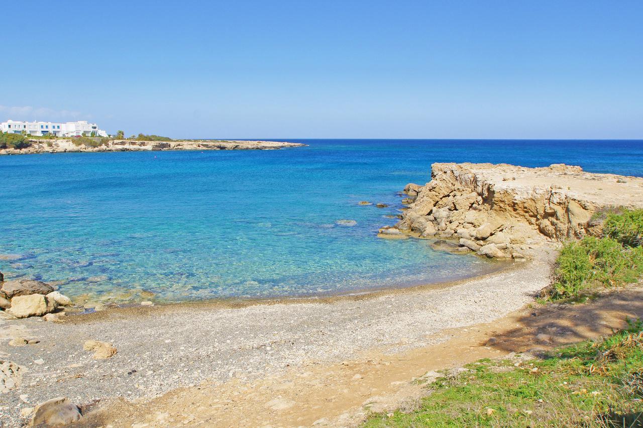 Amber - Coralli Beachfront Apartment Protaras Exterior photo